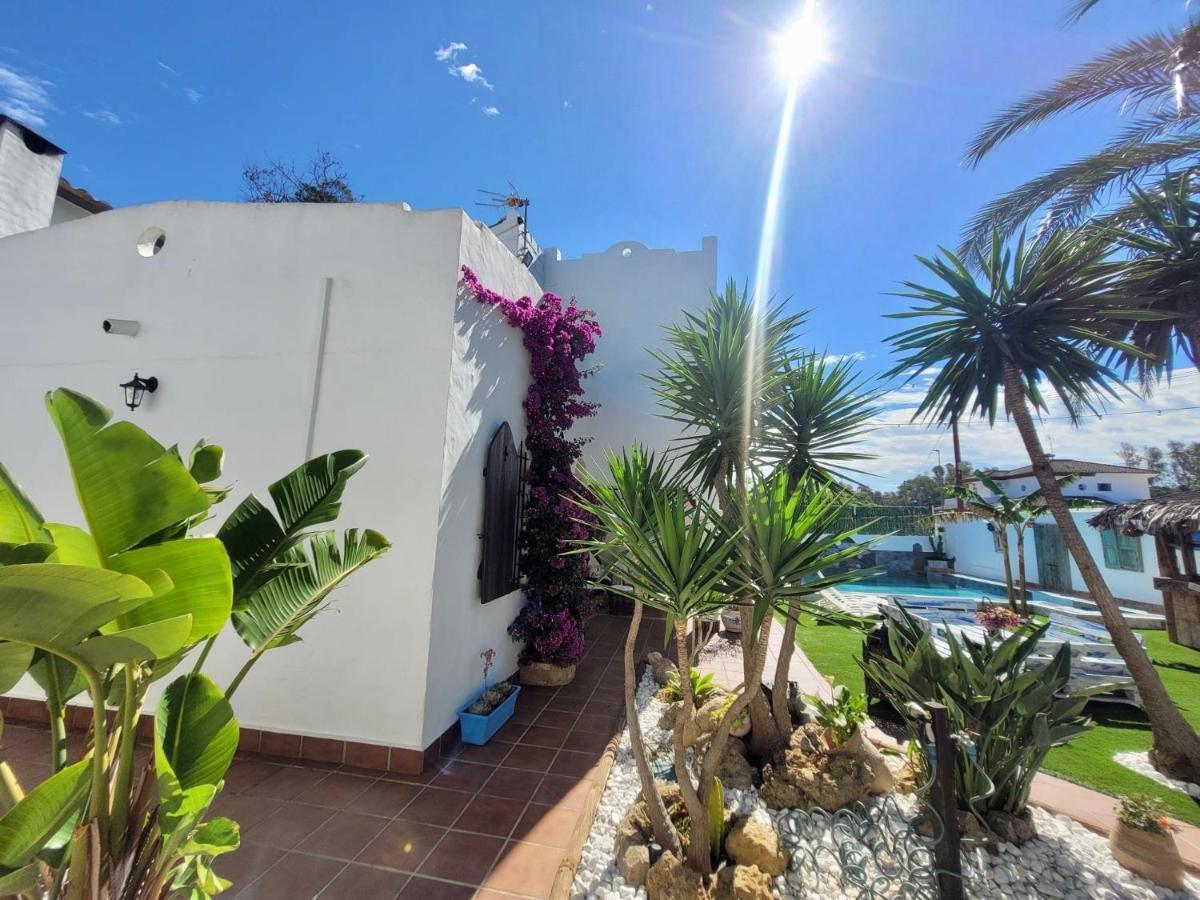 צ'יקלנה דה לה פרונטרה Gatu Premium Villa Lurberri Piscina Privada, 4 Dormitorios, 2 Banos, Parking , Jardines, " Preferente Mayores De 25 Anos Y Familias " In Y Barbacoa מראה חיצוני תמונה